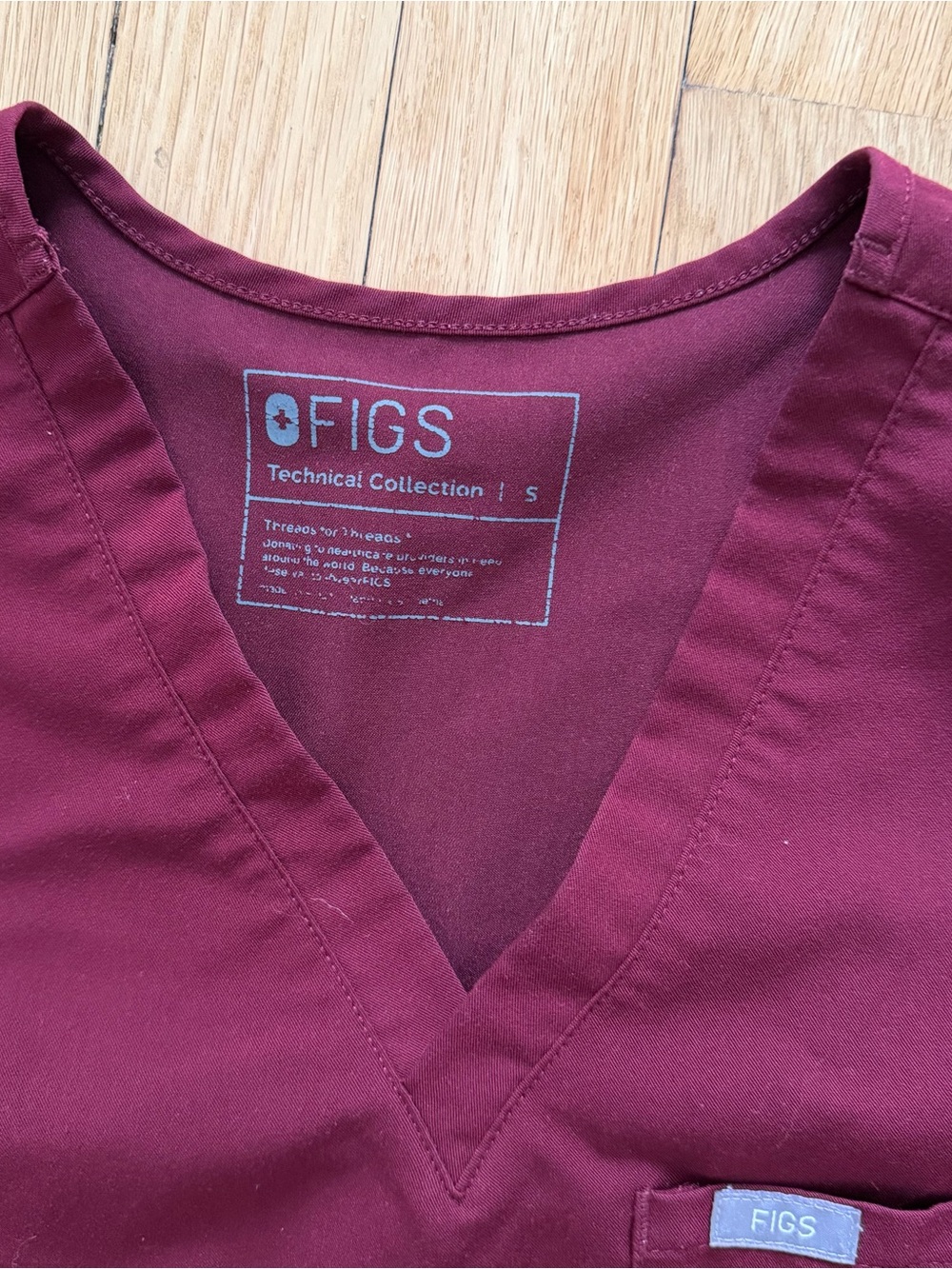 FIGS V-Neck Scrub Top in Burgundy - Picture 2 of 3